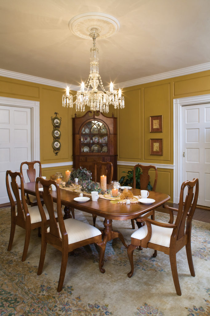 Deluxe Queen Anne Chair (Zimmermans #346)