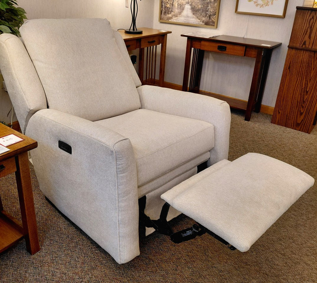 CLEARANCE: Aida Motorized Recliner (Smith Brothers)
