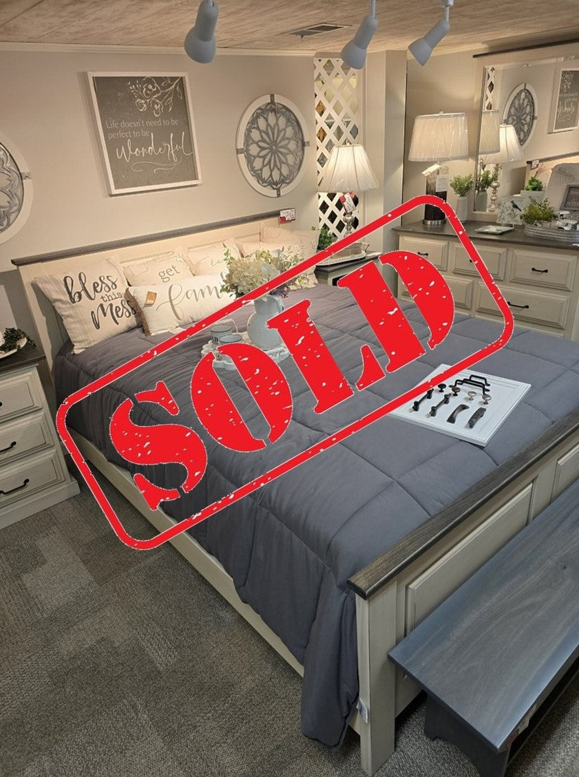 CLEARANCE: Poplar Bedroom Set