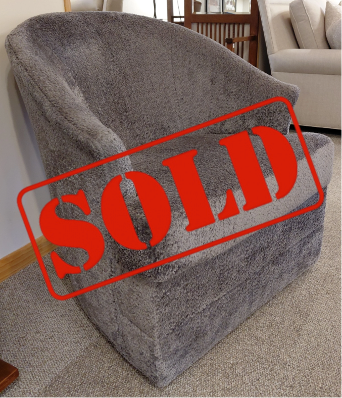 SOLD: Cassandra Swivel Barrel Chair (King Hickory)