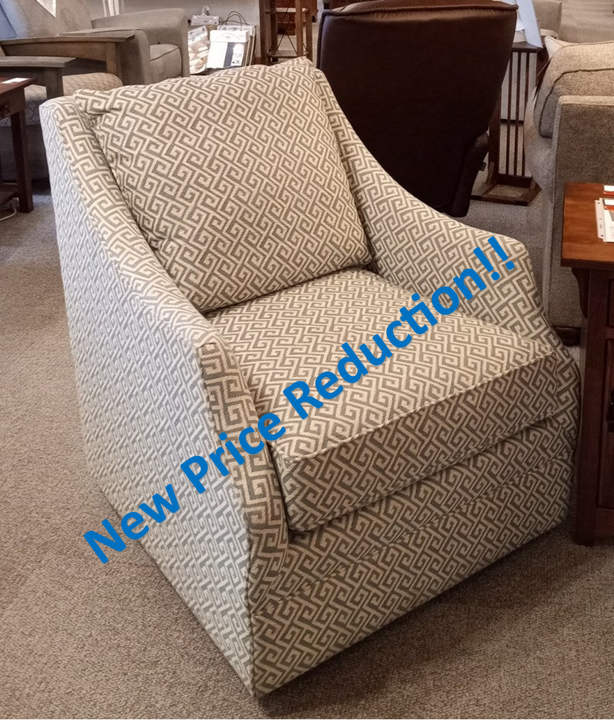 CLEARANCE: Heather Swivel Chair (King Hickory)