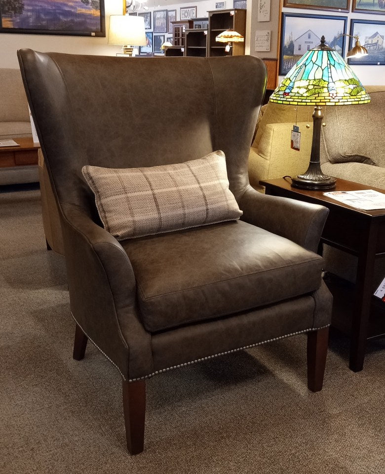 CLEARANCE: Portland Wingback Leather Chair (King Hickory)
